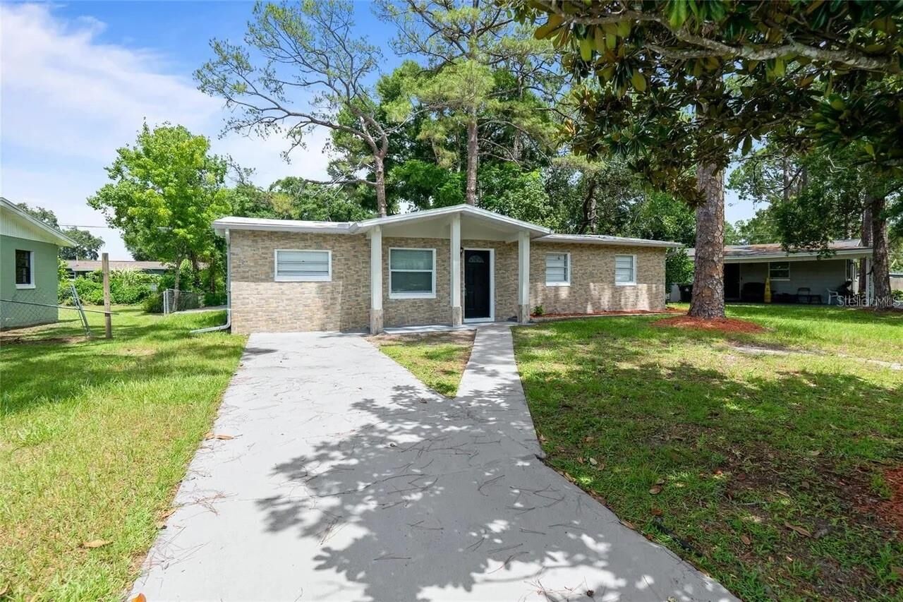 Property Photo: 1415 Zenith Place FL 32808