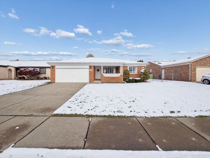 Property Photo: 17997 Autumn Lane MI 48044