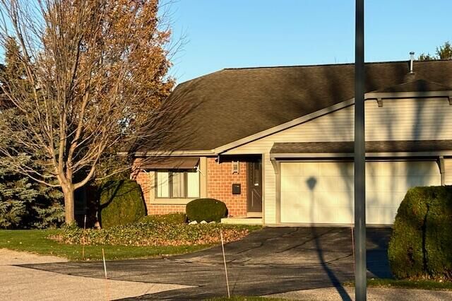 Property Photo:  212 Parkside Drive  MI 49464 
