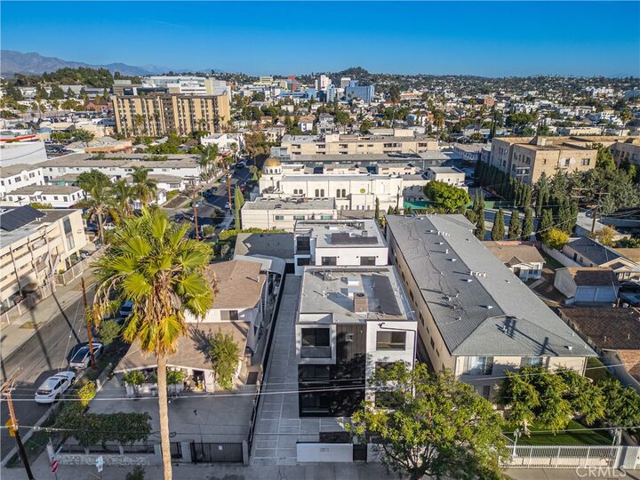 Property Photo:  1340 Kingsley 1  CA 90027 