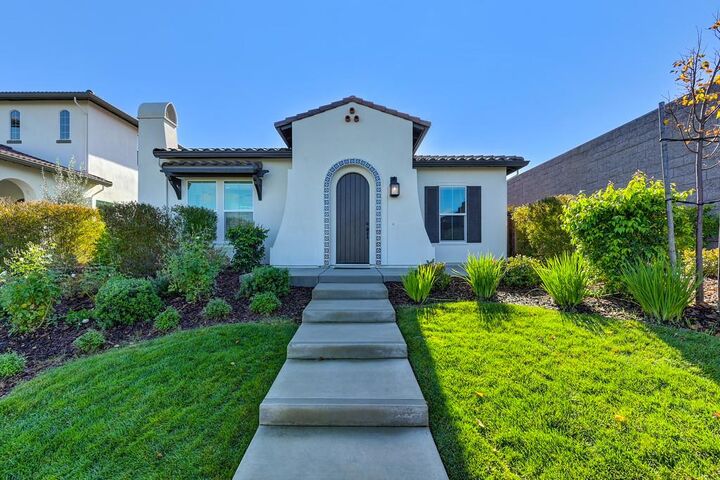 Property Photo:  2341 Bronze Star Way  CA 95818 