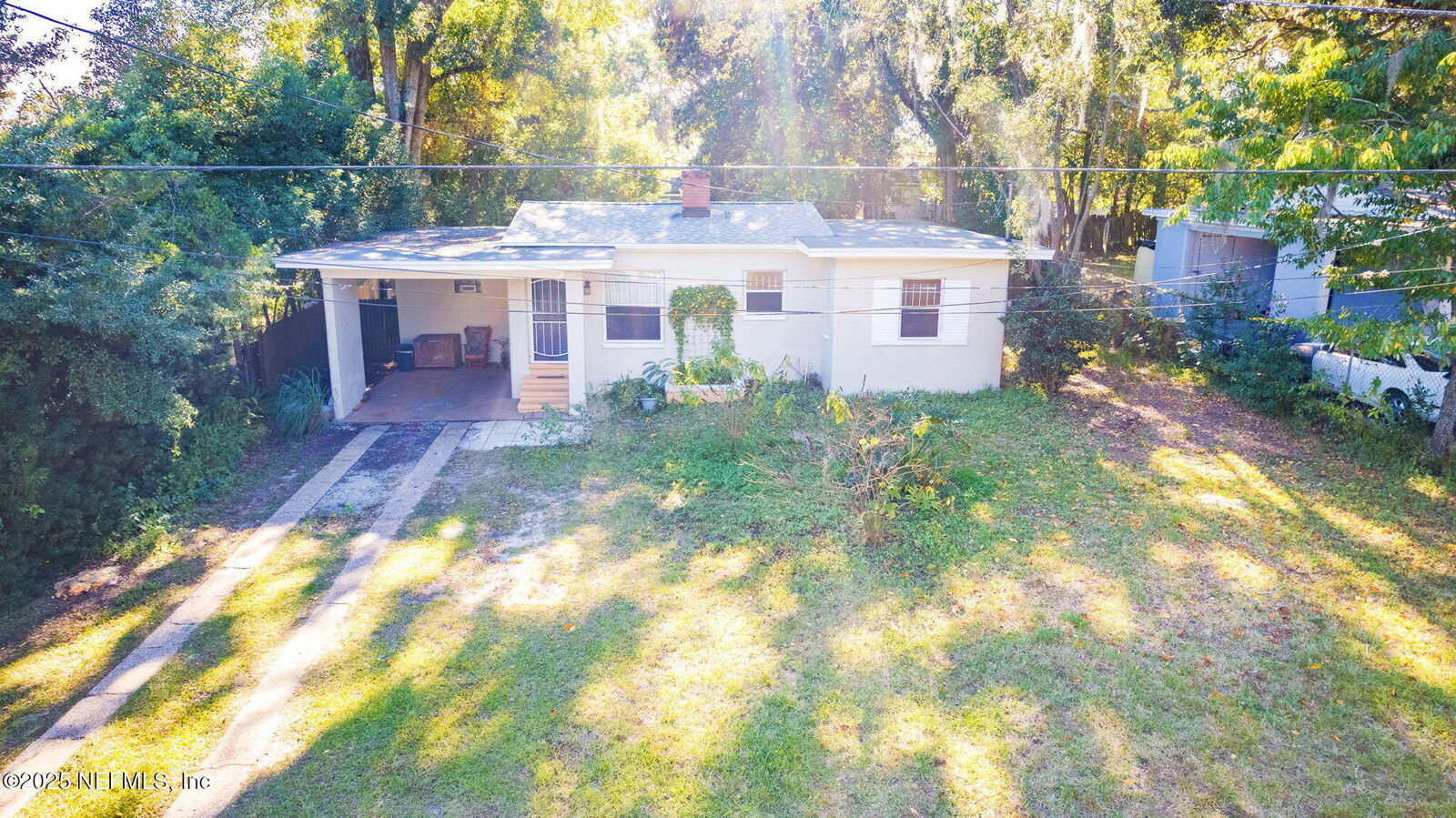 Property Photo:  950 Ashton Street  FL 32208 