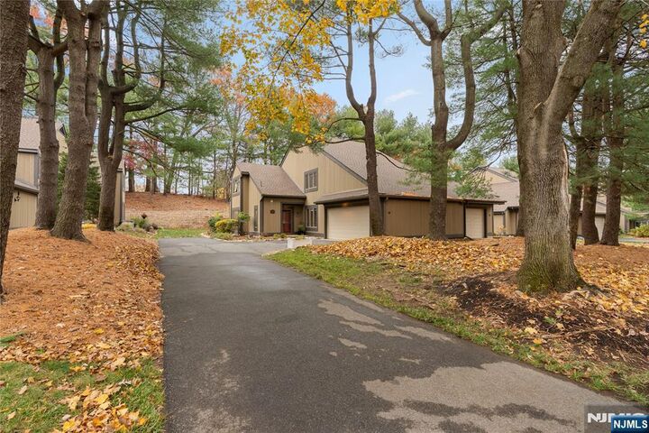 436D Bromley Place  Wyckoff NJ 07481 photo