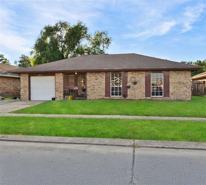 Property Photo:  2416 W Pearl Drive  LA 70072 