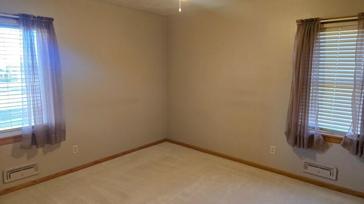 Property Photo: 1430 N Park Street MN 56031