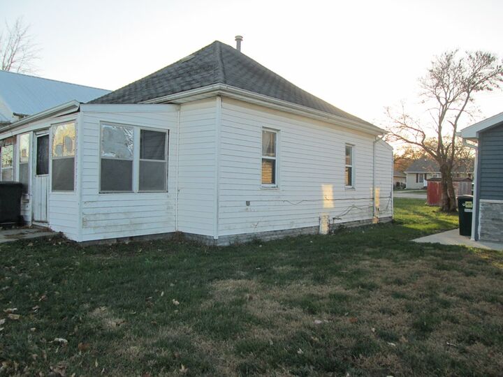 Property Photo: 1308 S Osteopathy MO 63501