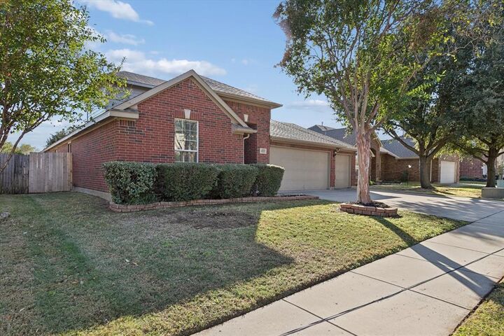 Property Photo: 4020 Sprucebark Drive TX 76244