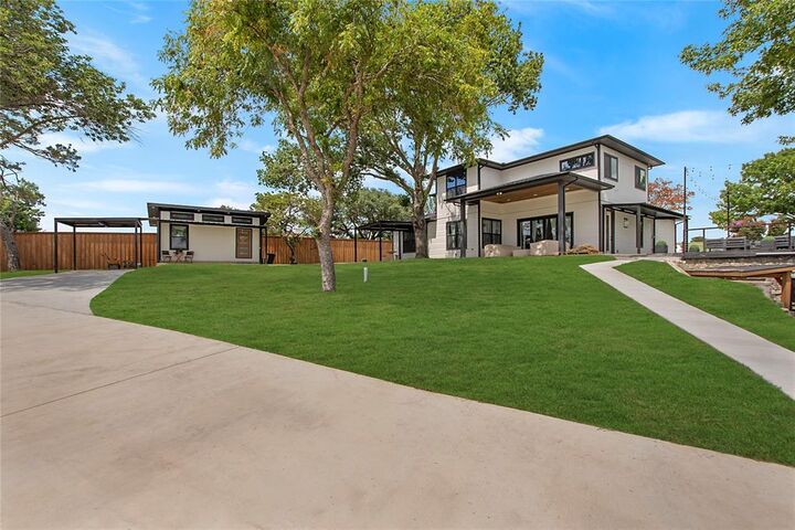 Property Photo:  301 Paint Pony Trail N  TX 76108 