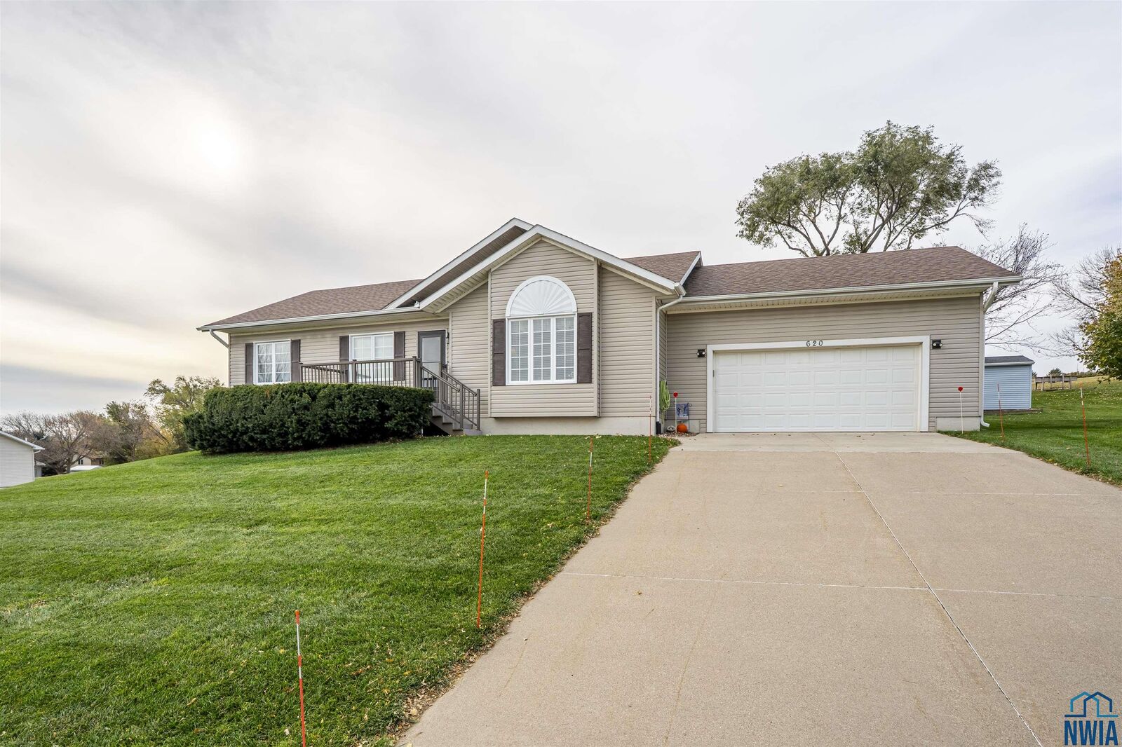 Property Photo:  620 Lynn Dr  IA 51038 