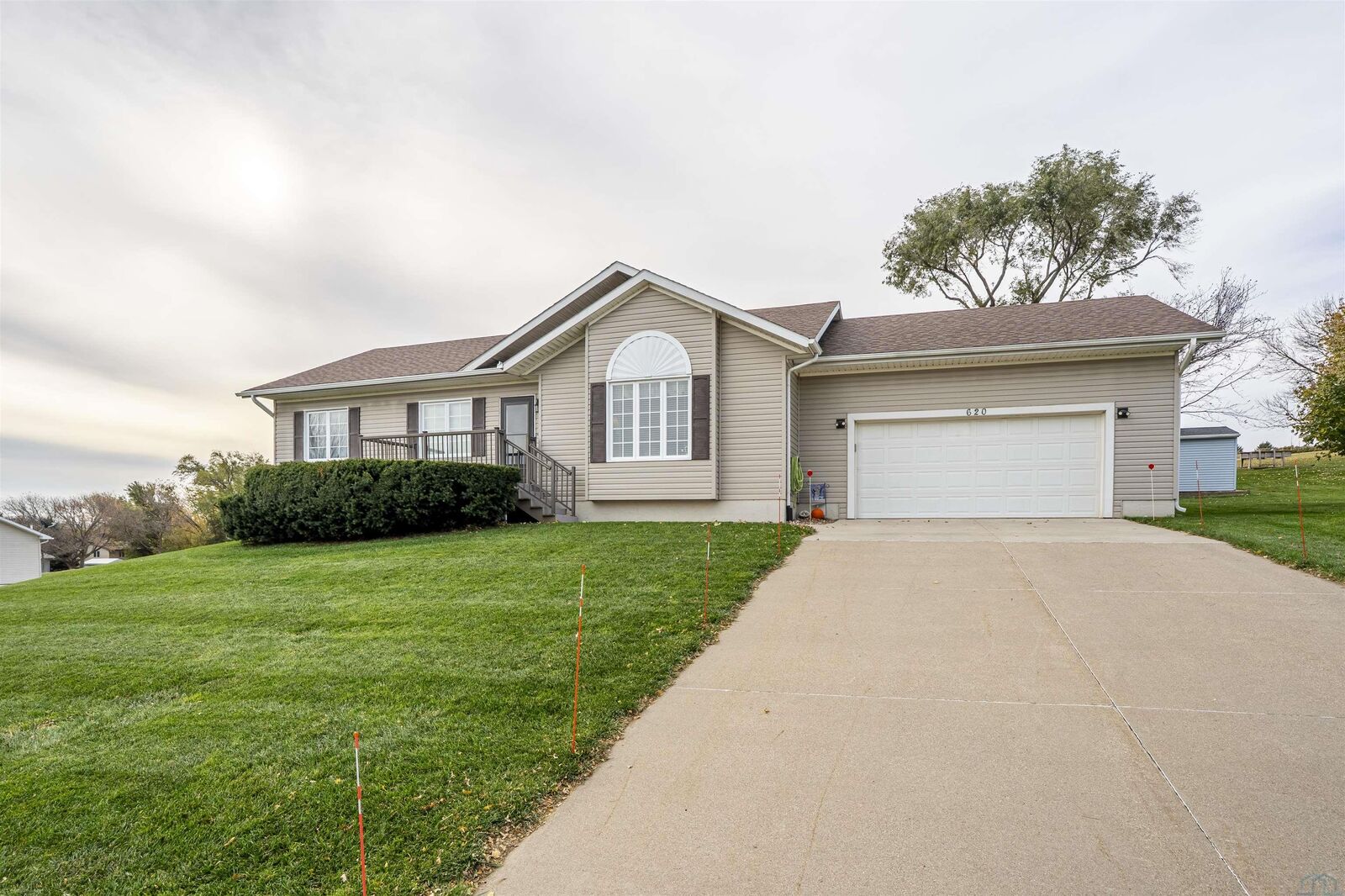Property Photo:  620 Lynn Dr  IA 51038 