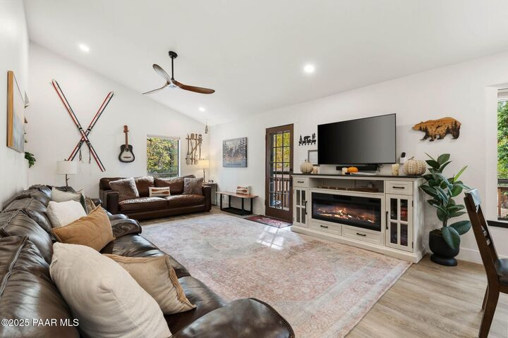 Property Photo: 1458 E Silver King Circle AZ 86303