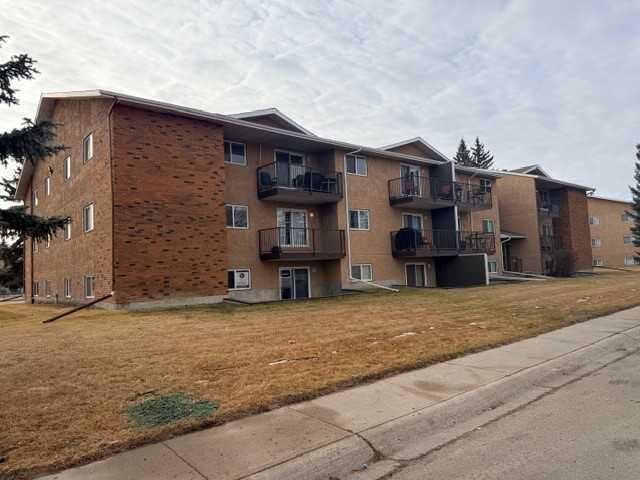 27 Bennett Street 103  Red Deer AB T4R 1V3 photo
