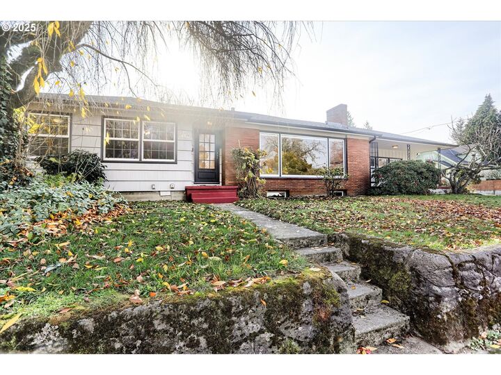 Property Photo: 7310 NE Prescott St OR 97218