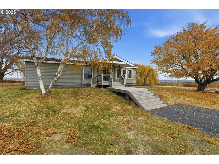 Property Photo:  499 Alderdale Rd  WA 99356 