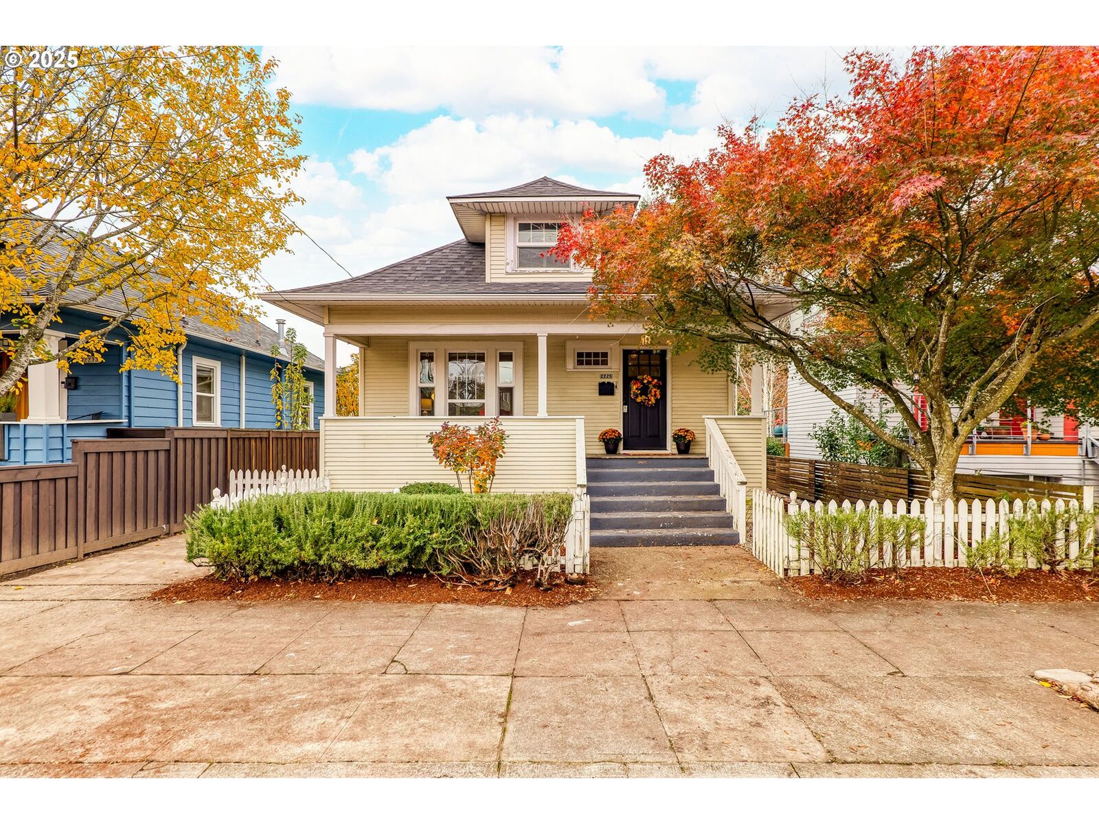 Property Photo: 2225 SE 38th Ave OR 97214