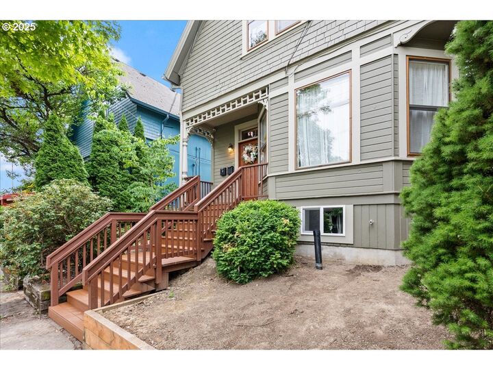 Property Photo:  2115 NW 22nd Ave  OR 97210 