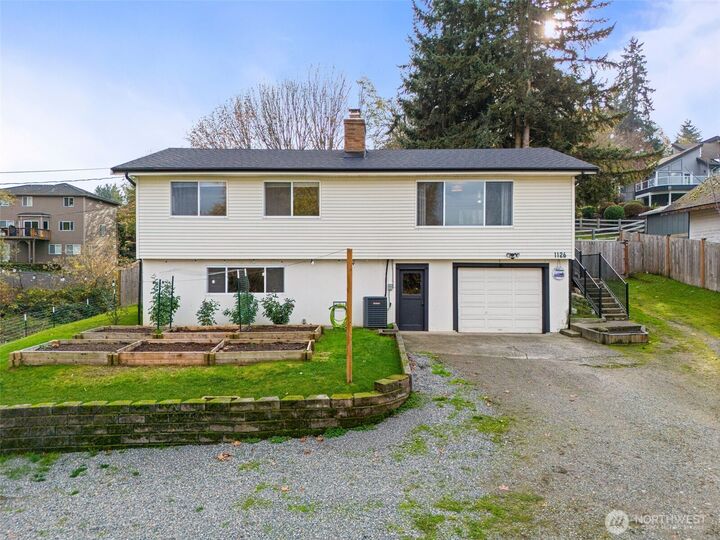Property Photo:  1126  19th Avenue SW  WA 98371 