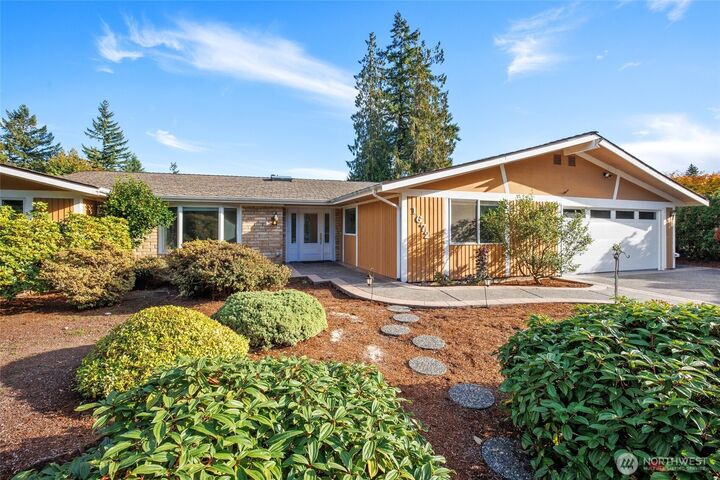 1672  185th Avenue NE  Bellevue WA 98008 photo
