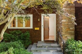 Property Photo: 4510 48th Avenue NE WA 98105