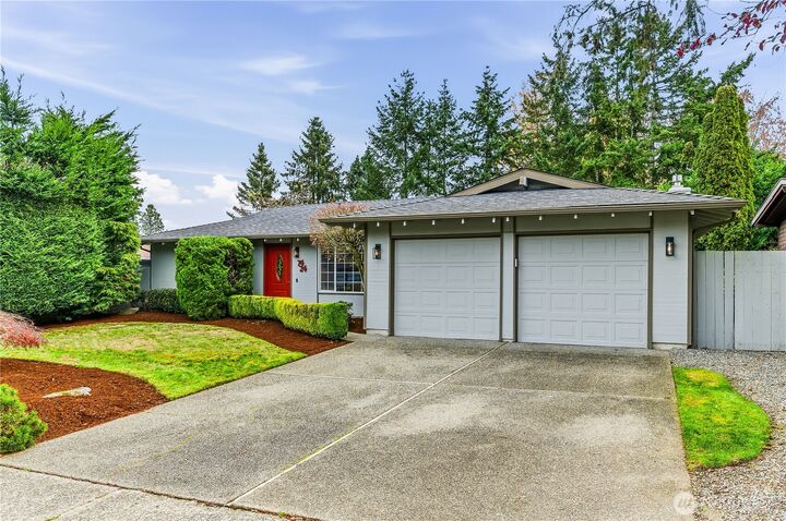 Property Photo:  7424  141st Avenue NE  WA 98052 