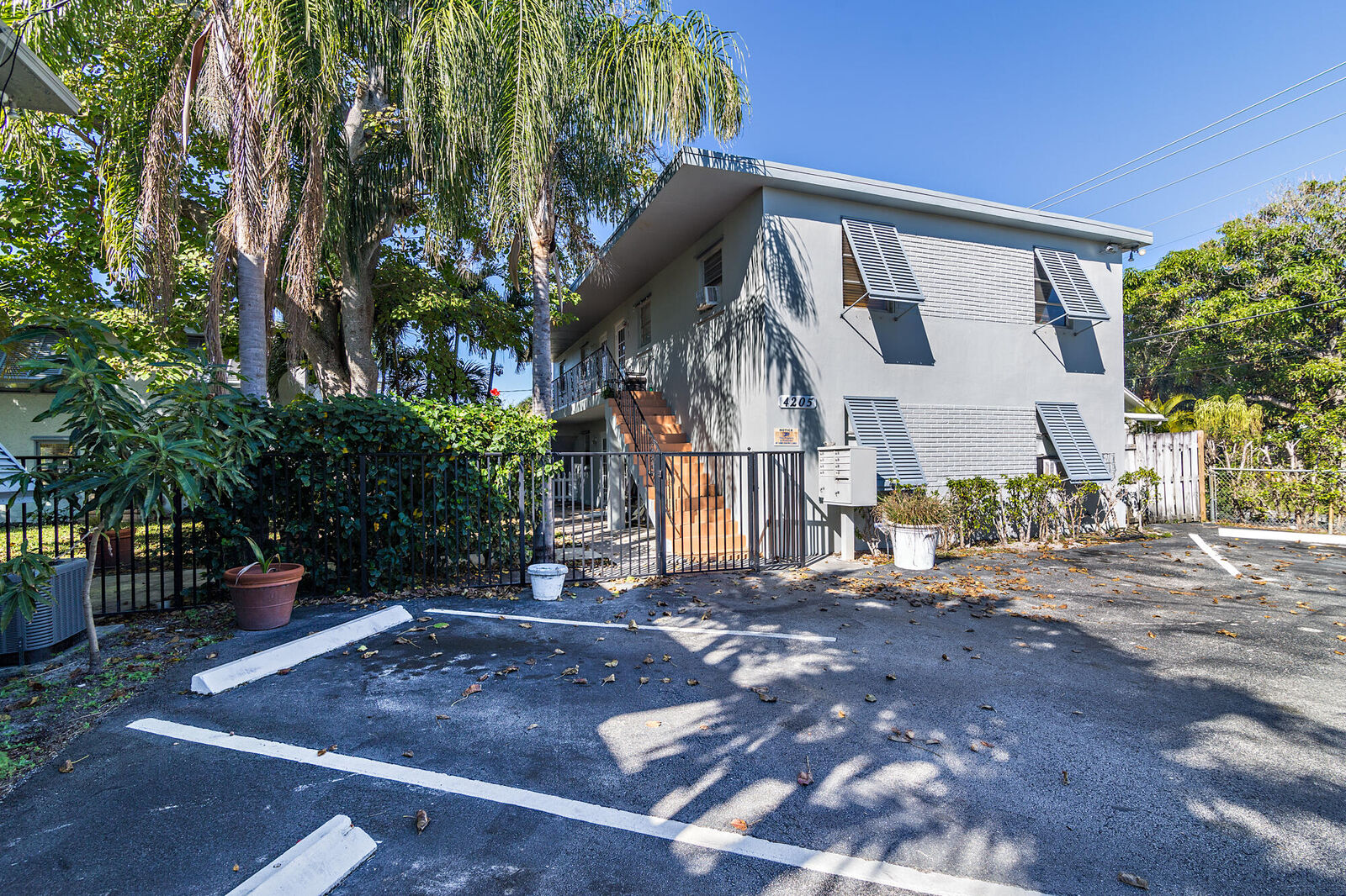 Property Photo: 4205 N Flagler Drive 2 FL 33407