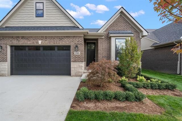 Property Photo:  5944 Willow Grove Drive  MI 48085 