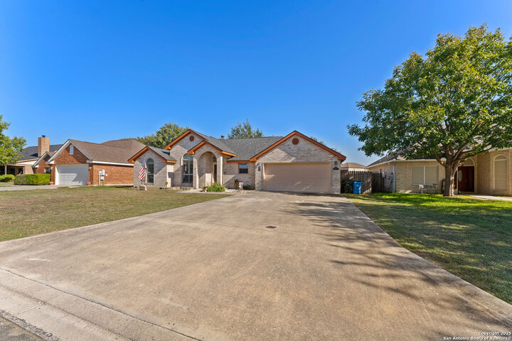 Property Photo: 637 Garnet TX 78155