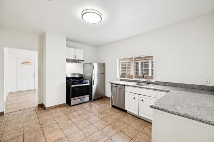 Property Photo:  735 Locust Street  CA 95110 