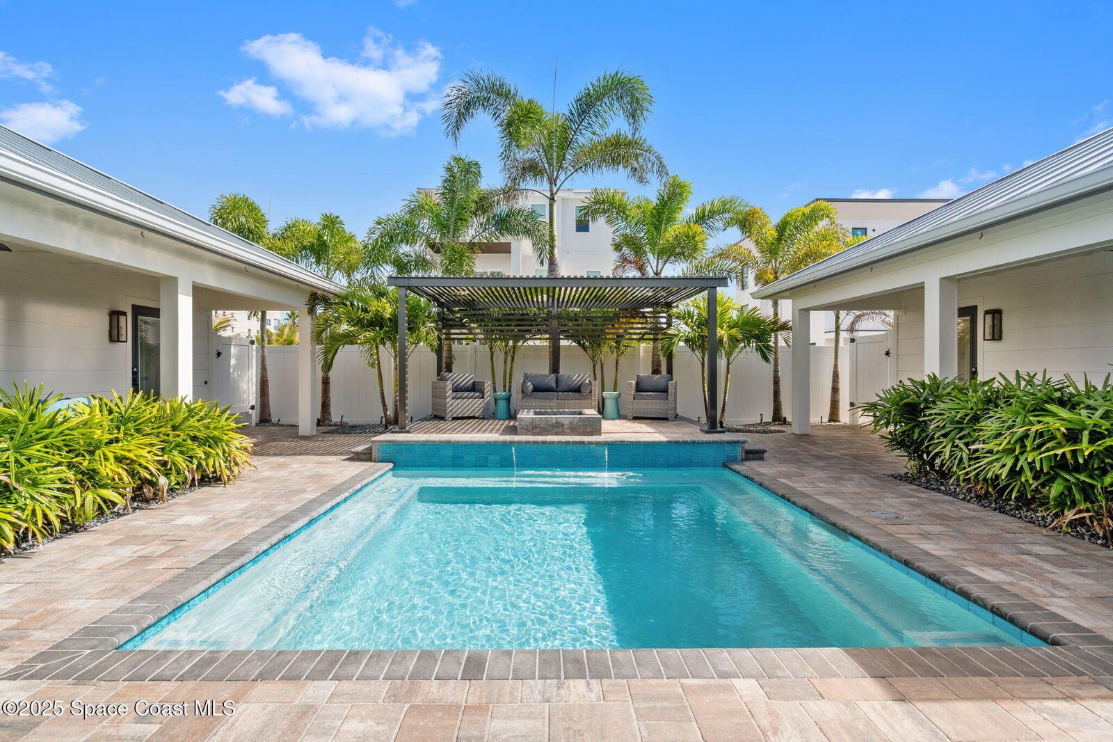 Property Photo:  2021 S Orlando Avenue  FL 32931 