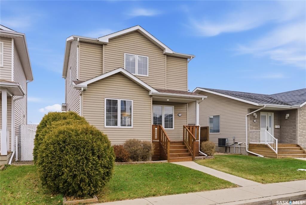 Property Photo: 814 Rutherford Way SK S7N 4X8