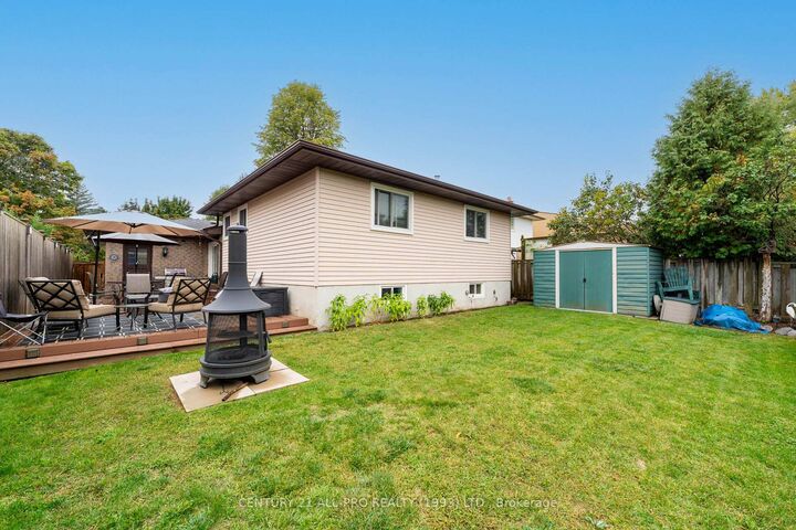 Photo de la propriété:  895 Exeter Street  ON L1G 6R9 