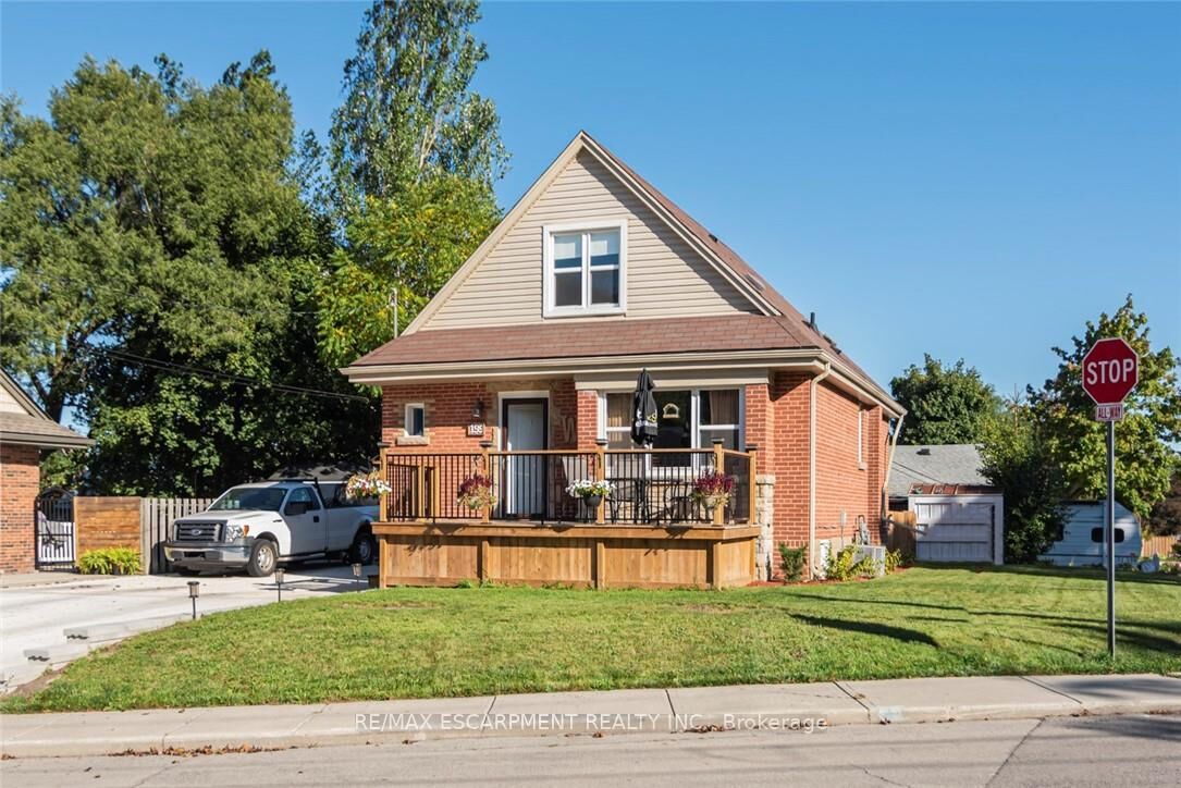 Property Photo: 199 Kimberly Drive ON L8K 4L2
