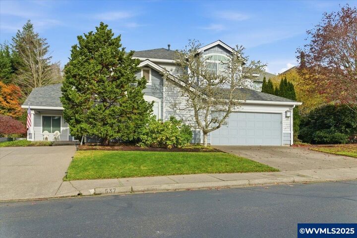 Property Photo: 541 Inverness Dr SE OR 97306