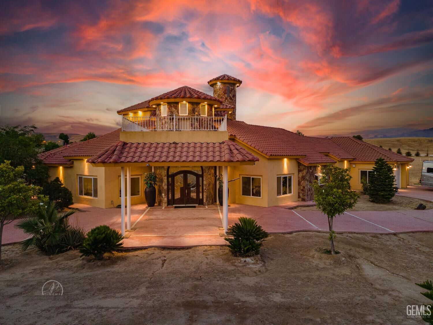 Property Photo: 9446 Kern River Avenue CA 93308