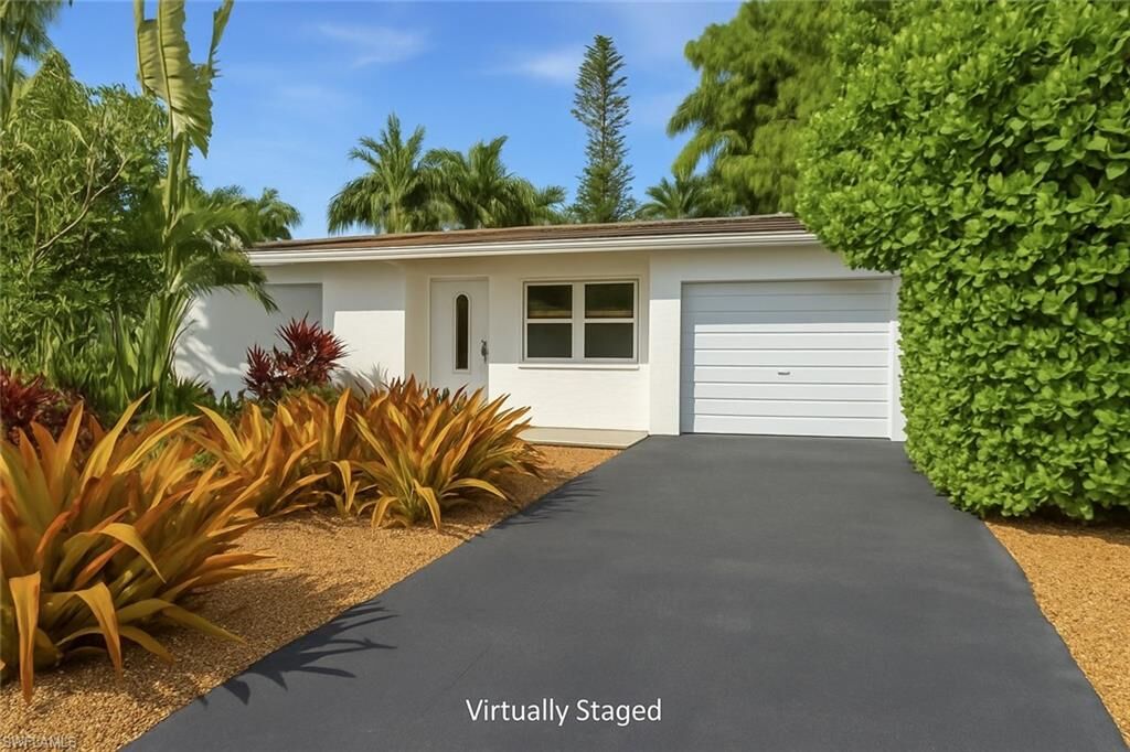 Property Photo: 1235 Rordon Ave FL 34103