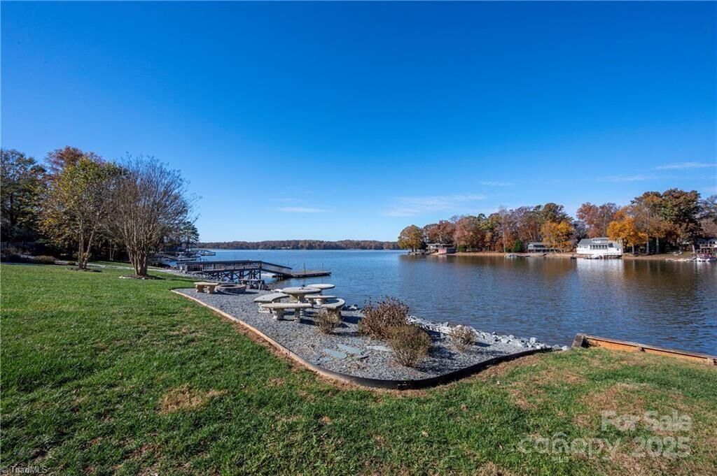 Property Photo: 1851 Waterford Pointe Road NC 27292