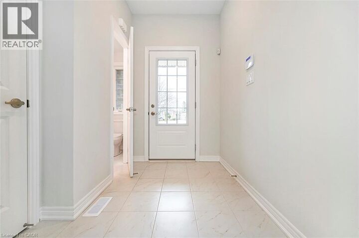 Property Photo:  20 Jellicoe Court  ON L9A 4T1 