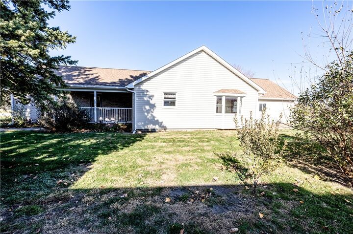 Property Photo:  324 N Oak Street  IL 62510 