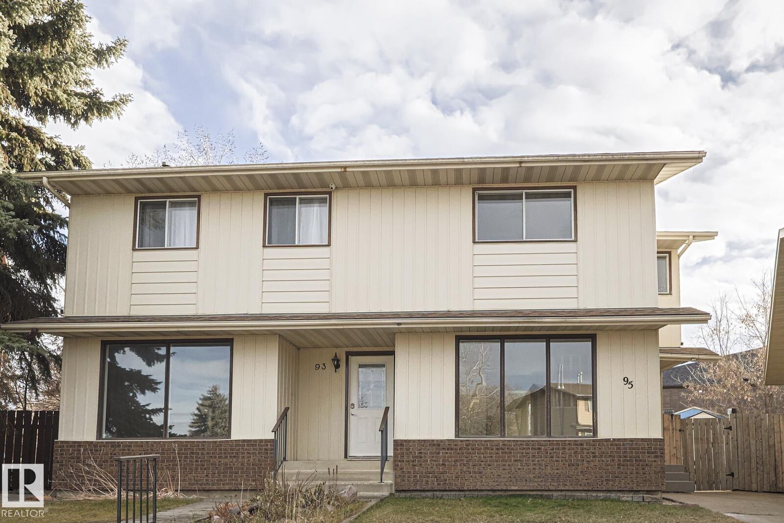 Property Photo:  95 Wellington Crescent  AB T7X 1K1 