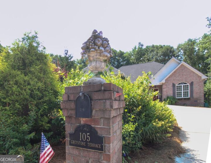 Property Photo: 105 Greystone Terrace GA 30606