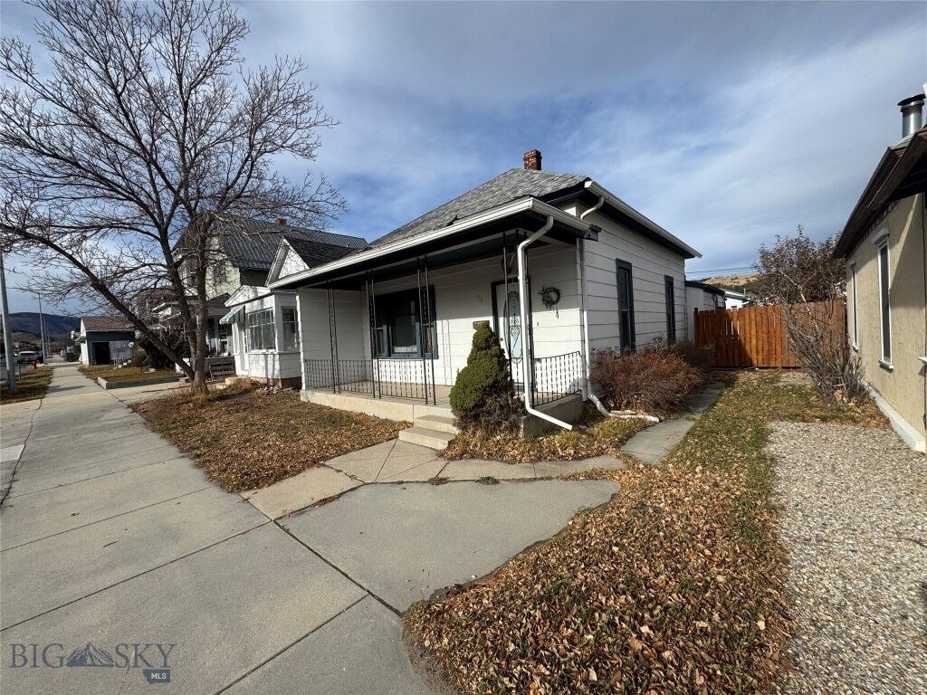 Property Photo: 412 W Park Avenue W MT 59711