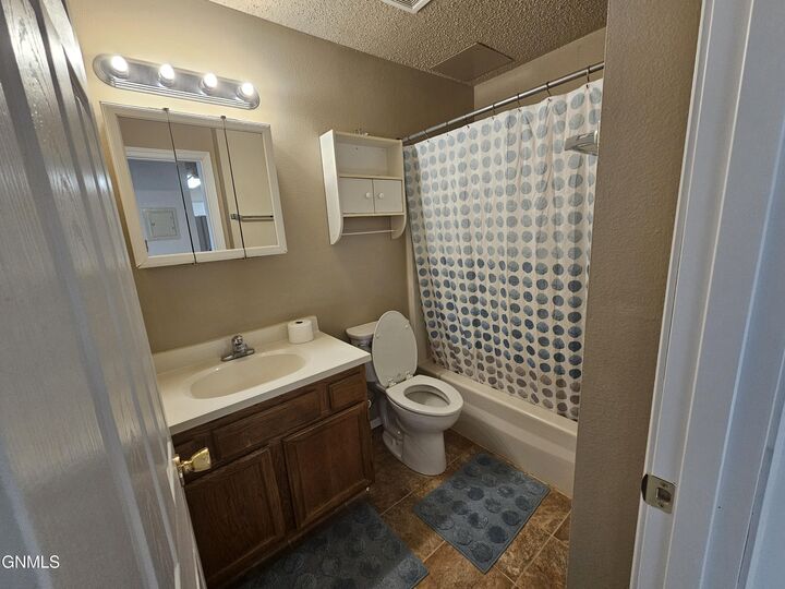 Property Photo: 1112 Portland Drive 206 ND 58504