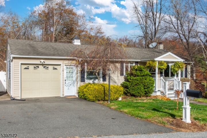 Property Photo:  2 Tomahawk Trl  NJ 07461 