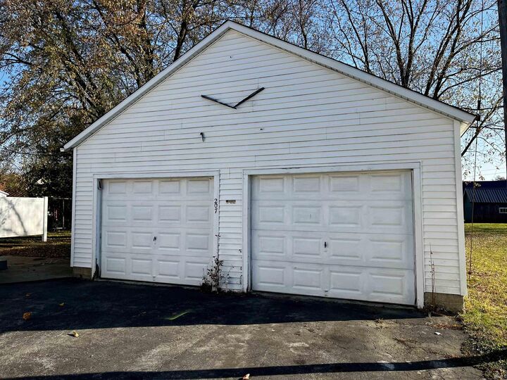 Property Photo: 207 Mill Street IN 46773-9341
