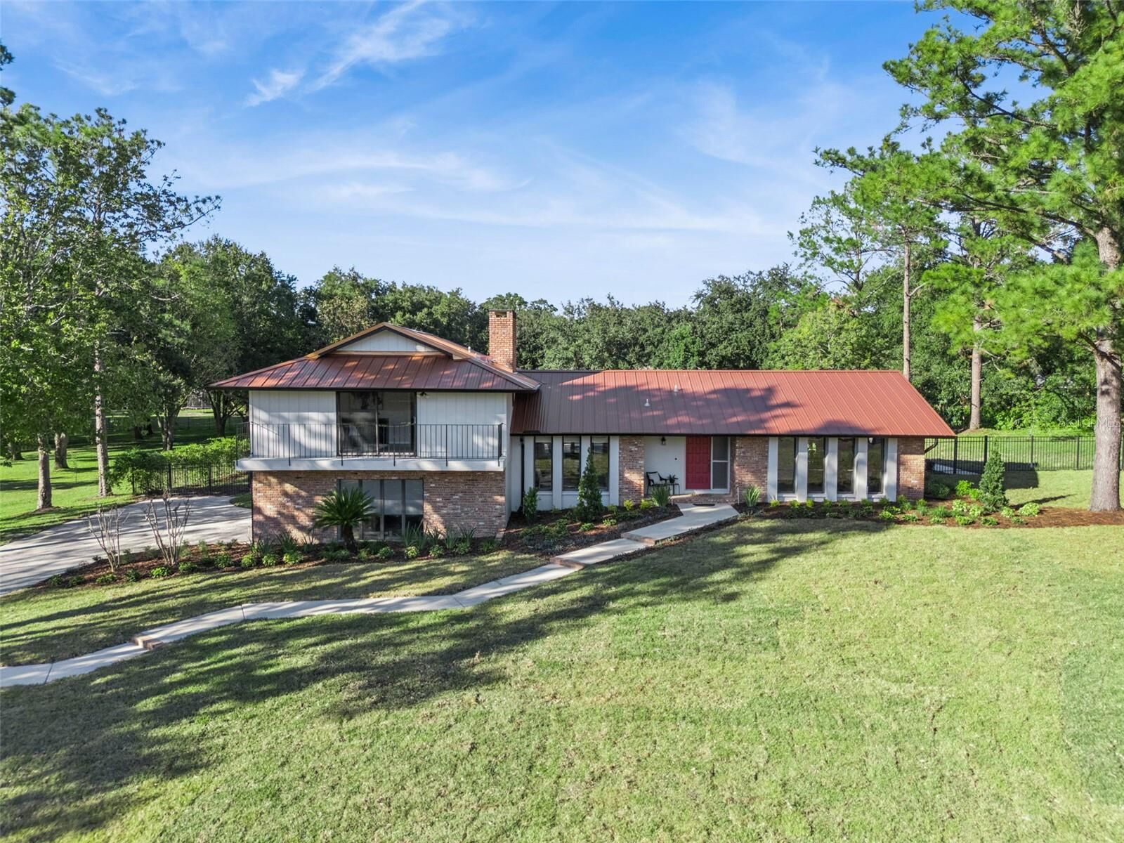 Property Photo: 317 Forest Trail FL 32765