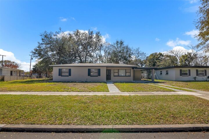 Property Photo: 7126 Eaker Drive FL 32822