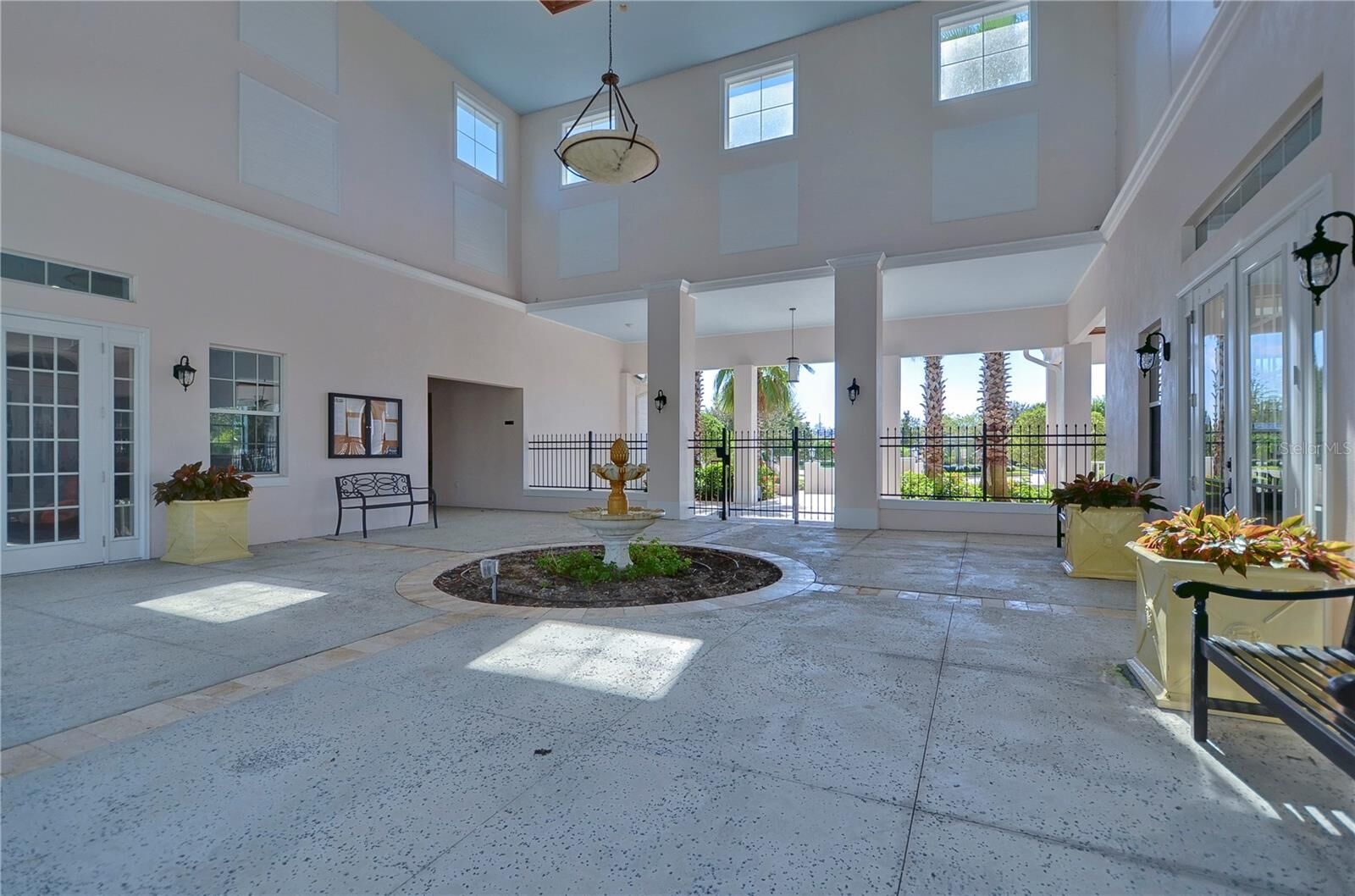 Property Photo: 7013 Briarhill Court FL 33625