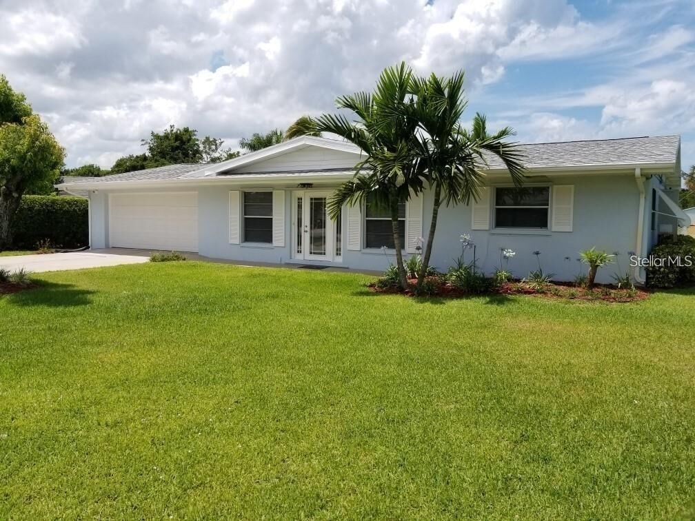 Property Photo: 1385 NE Hilltop Street FL 34957