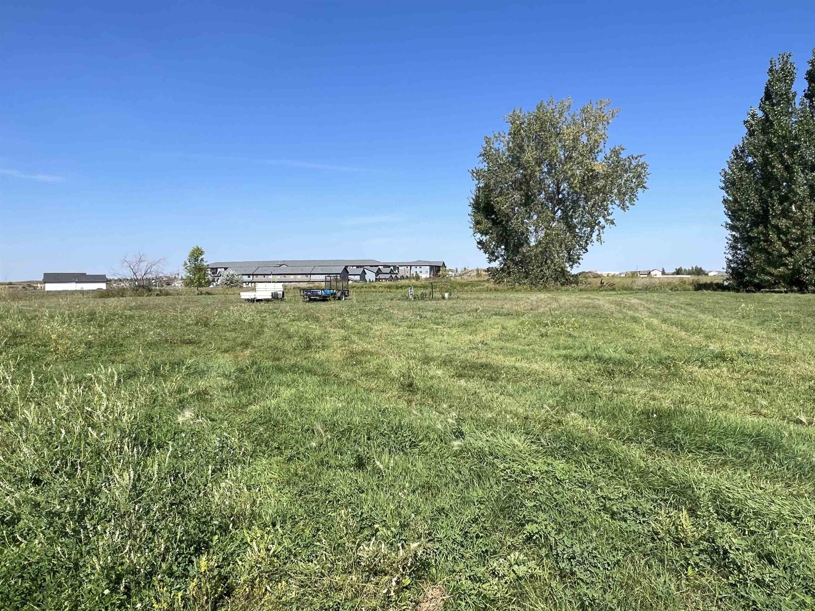 Property Photo: 913 & 915 27th Ave NW ND 58703