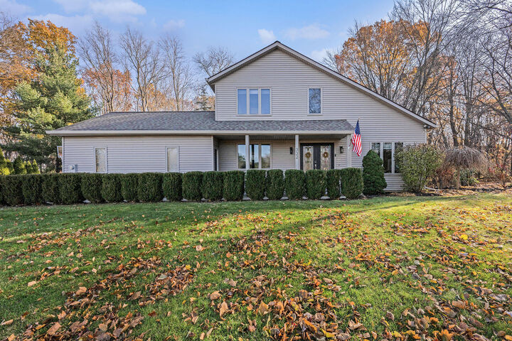 Property Photo:  332 Club View Drive  MI 49009 